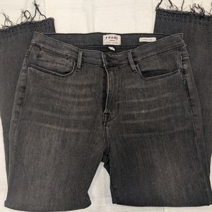 Frame Le High Straight Size 31 black with beaded detail and frayed split ends